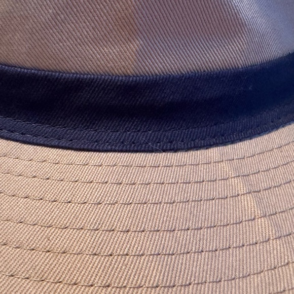 The Cap bucket hat - Picture 6 of 8